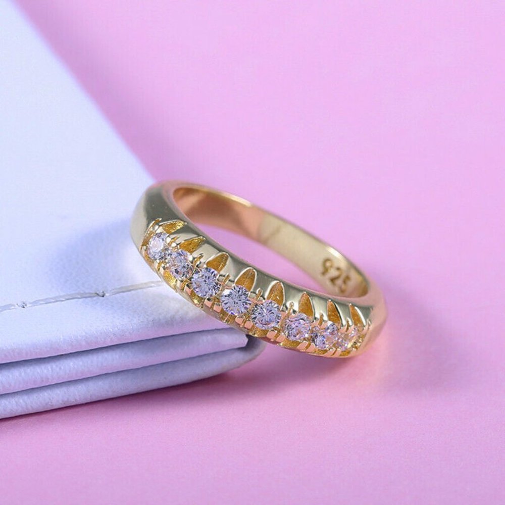 New Round Cut Cubic Zirconia Ring - Picture 3 of 7